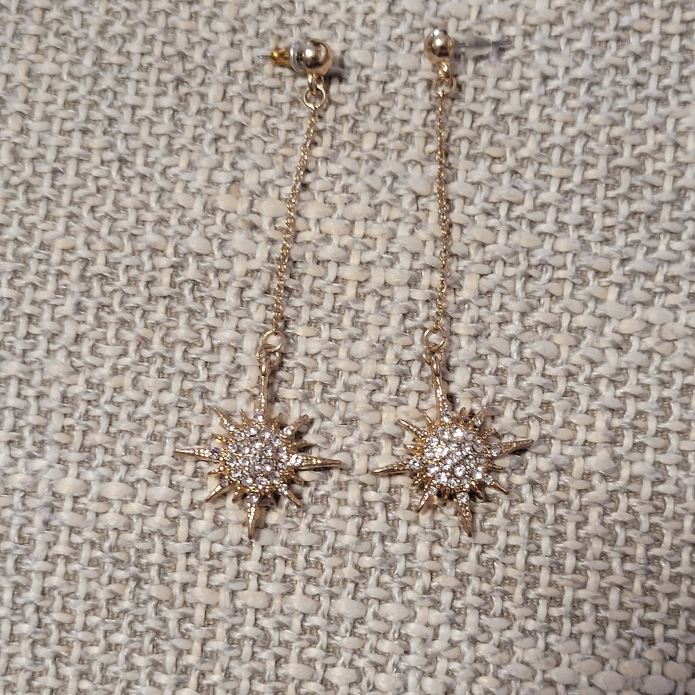 Simple, beautiful star 🌟 earring
